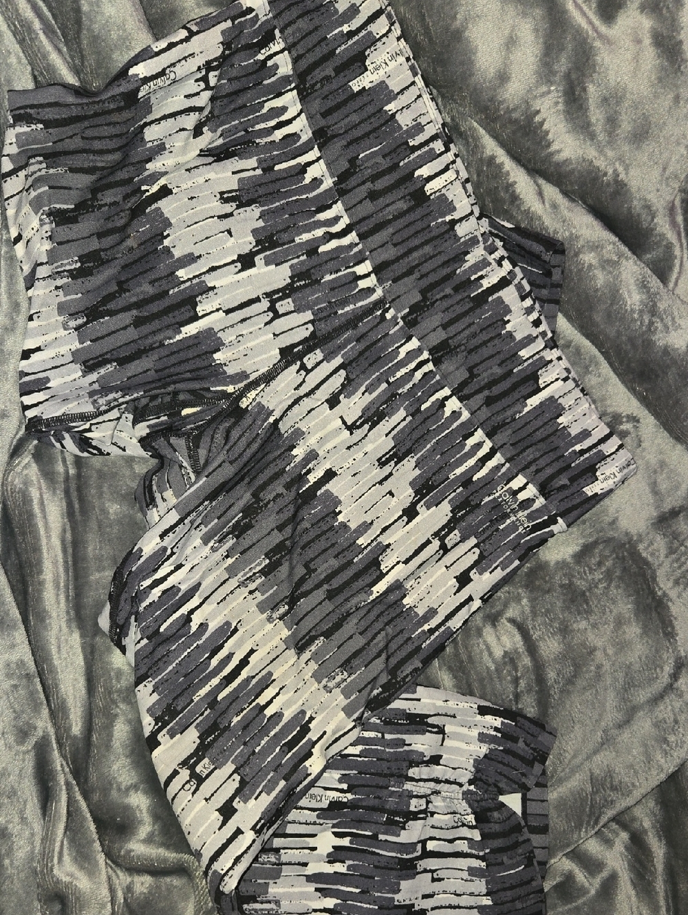Calvin Klein Gray & Black Brushstroke Performance Leggings